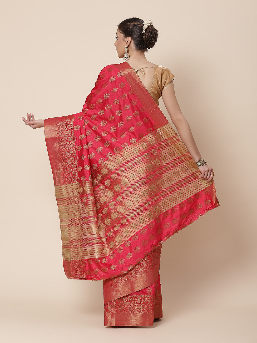 Zari Border Booti Art Handloom Woven Saree