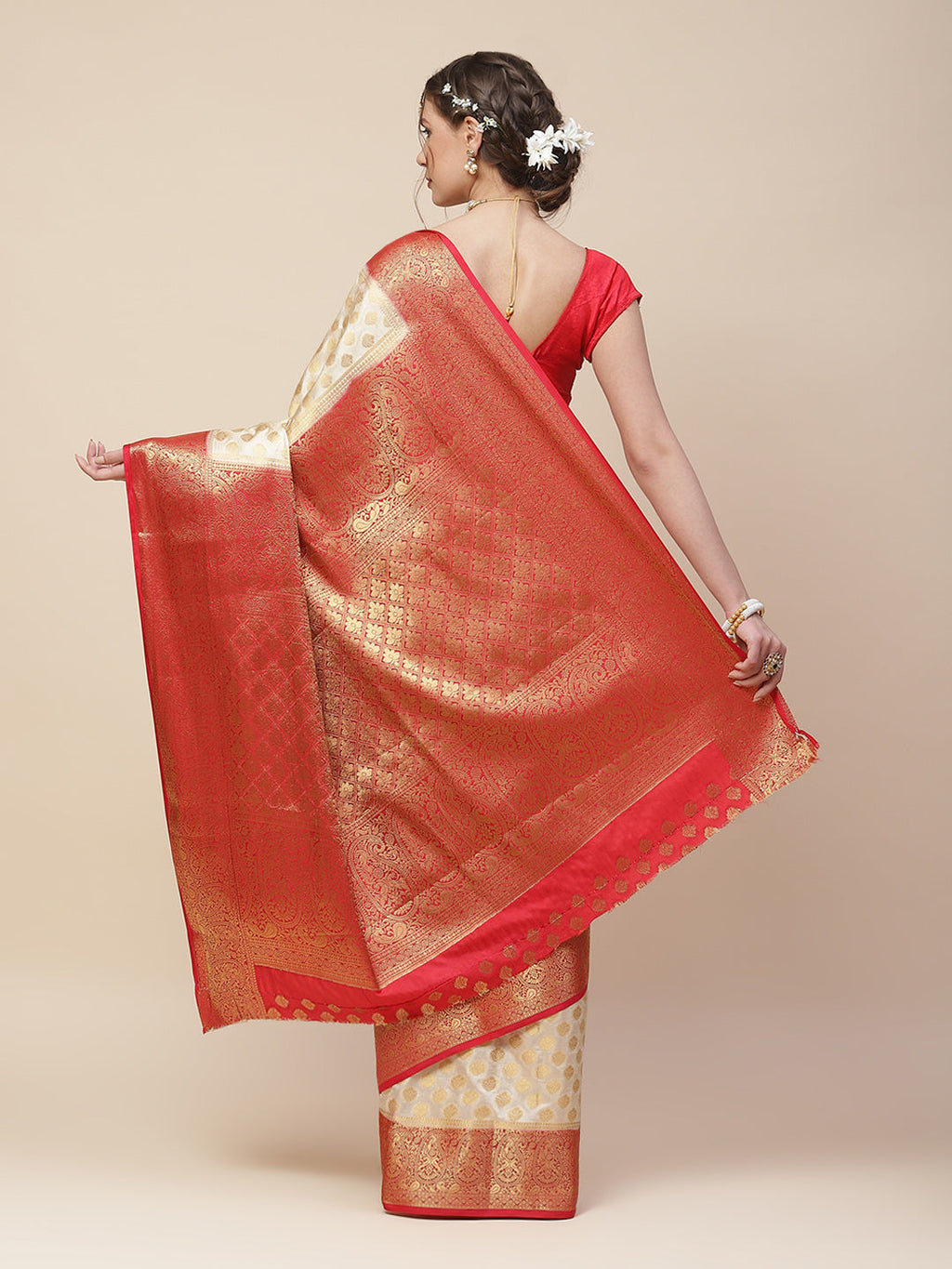 Zari Border Booti Art Handloom Woven Saree
