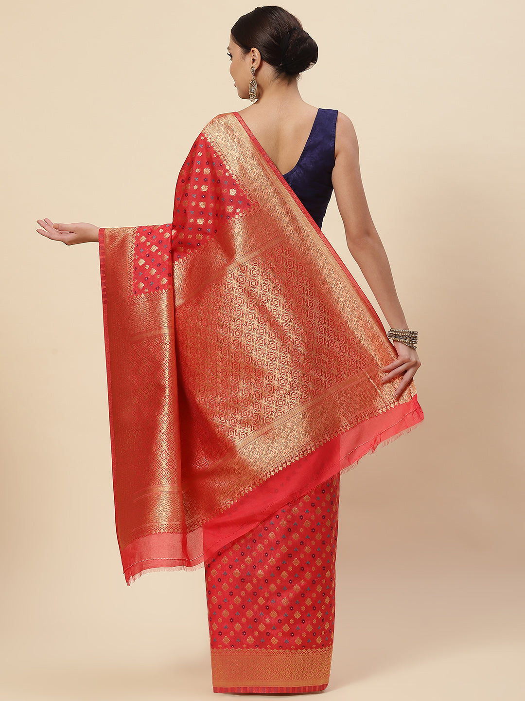 Zari Border Booti Handloom Woven Saree