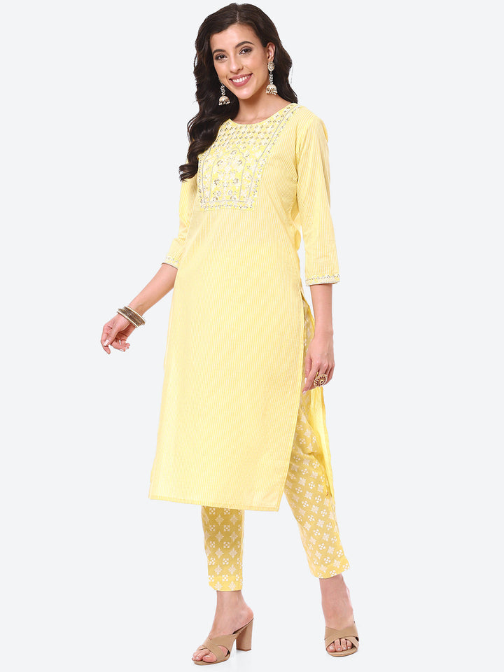 Zari Embroidered Yoke Printed Cotton Kurta With Pant