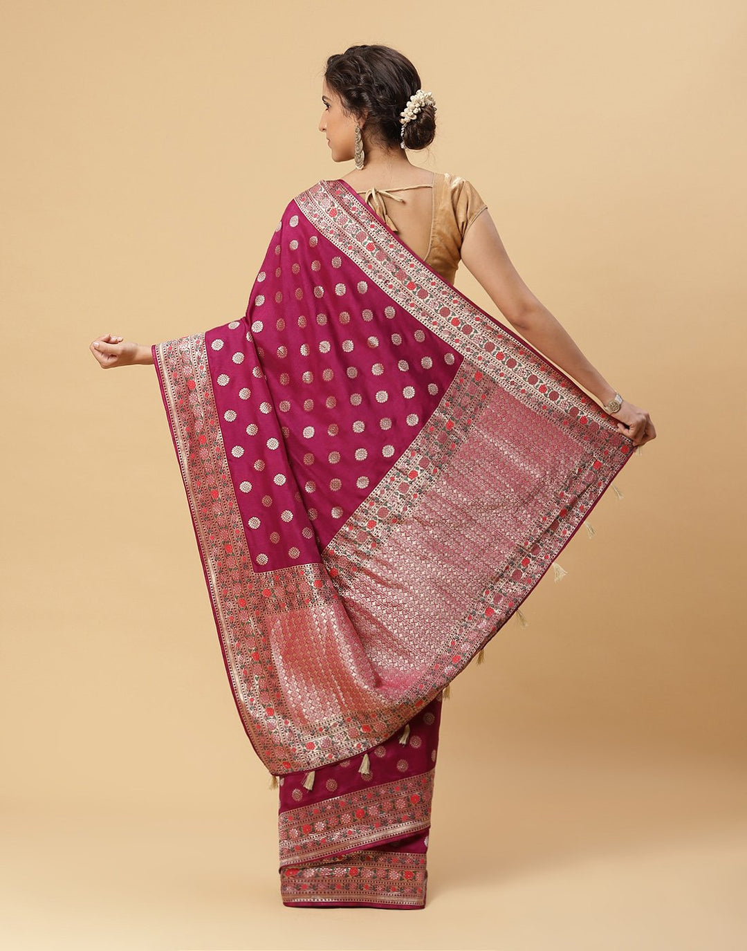 Woven Banarasi Saree With Zari Booti Border