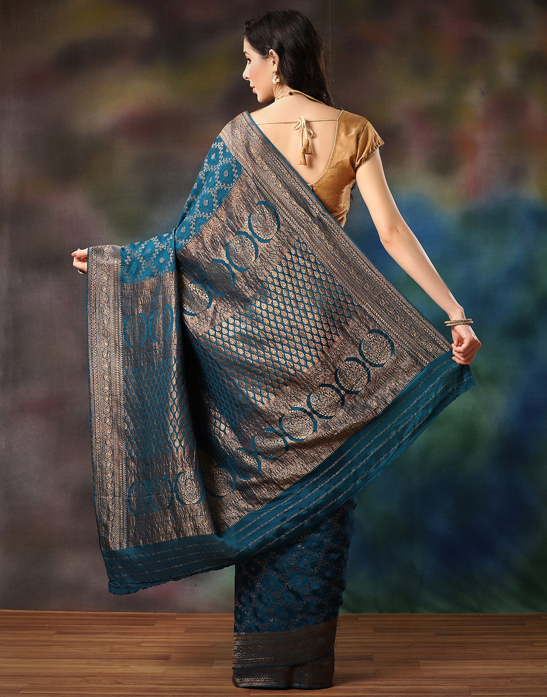Zari Jaal Crepe Saree