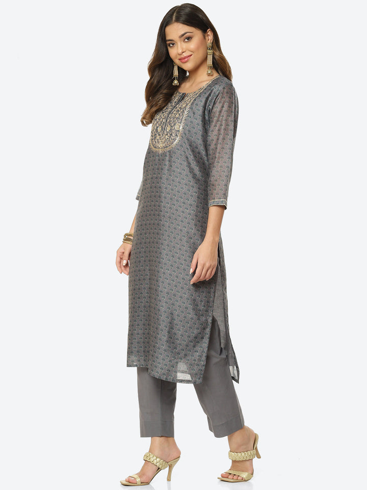 Zari Embroidered Printed Chanderi Kurta With Pant