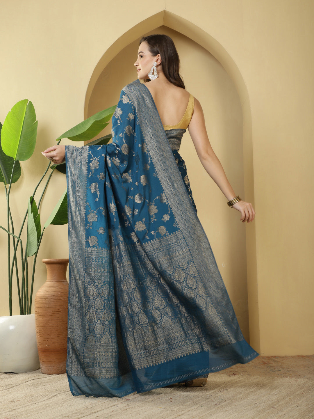 Zari Jaal Georgette Saree