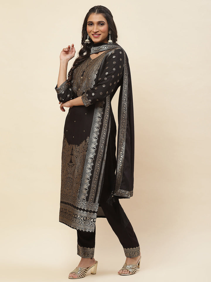 Zari Jaal Embroidered Chanderi Kurta With Pants &amp; Dupatta