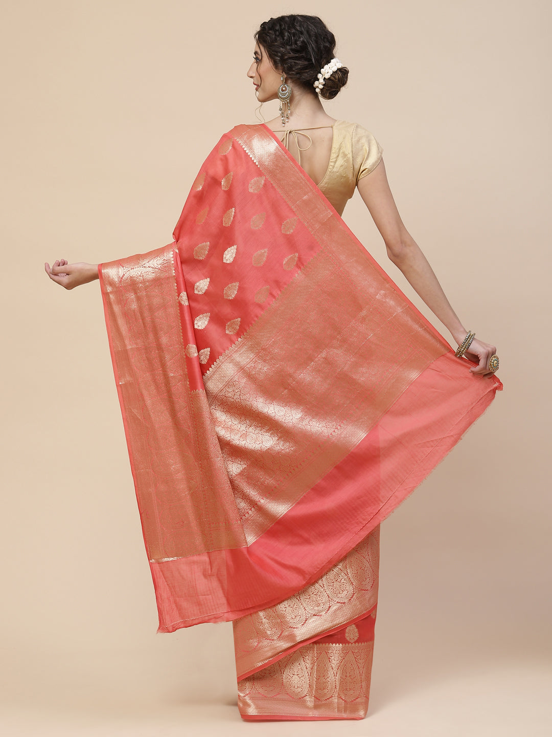 Zari Border Booti Cotton Woven Saree