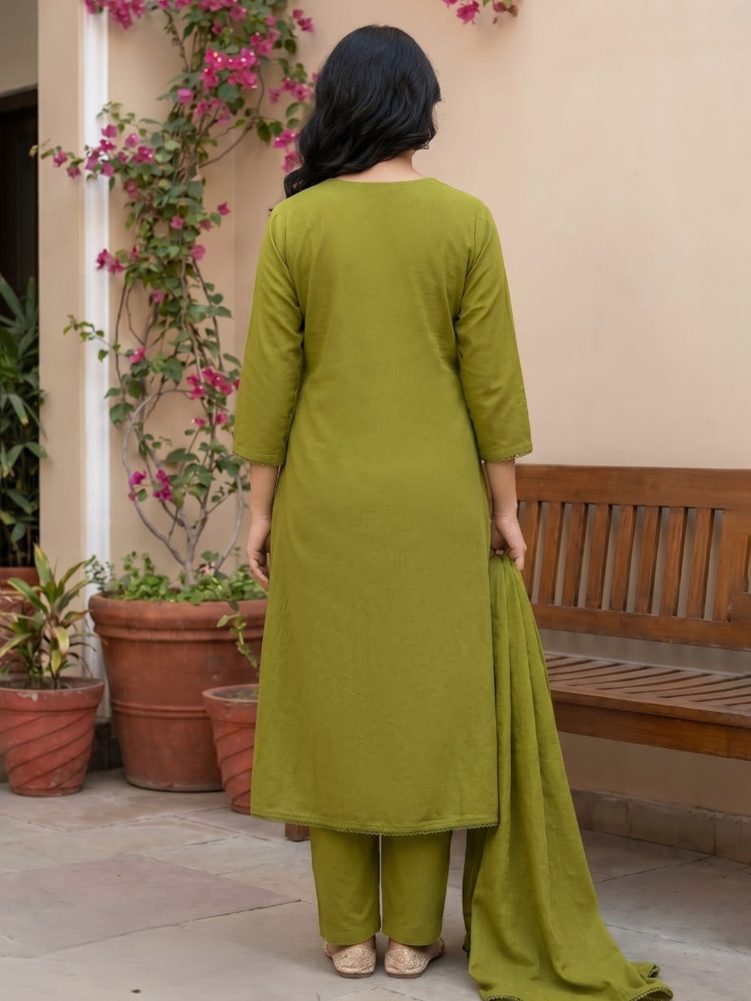 Green Embroidered Cotton Blend Straight Round Neck Suit Set