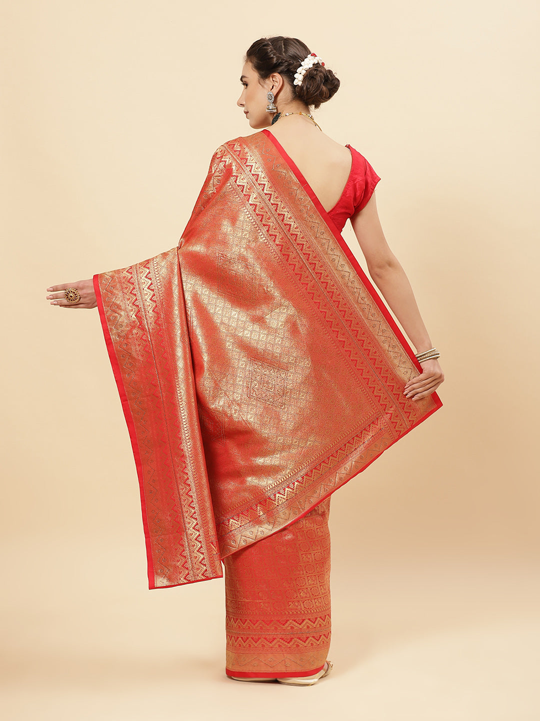Art Handloom Saree with Brocade Zari Jaal Border