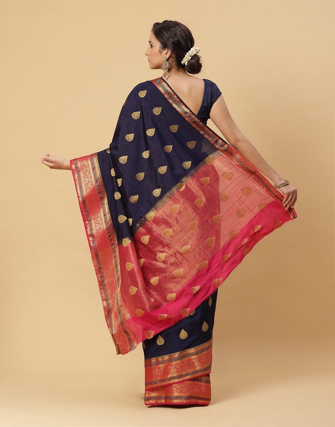 Woven Art Handloom Saree With Zari Booti Border