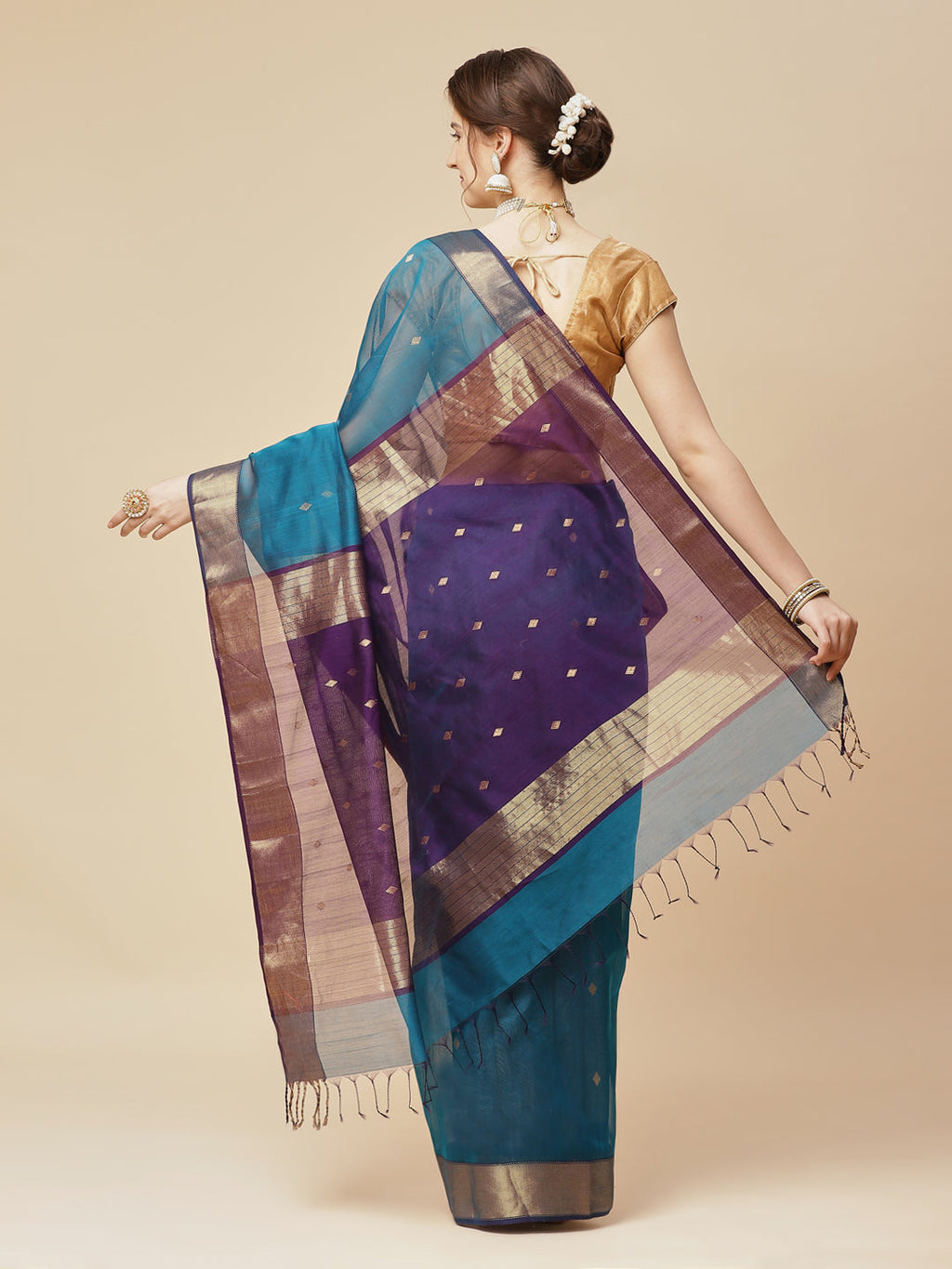 Zari Border Booti Cotton Woven Saree