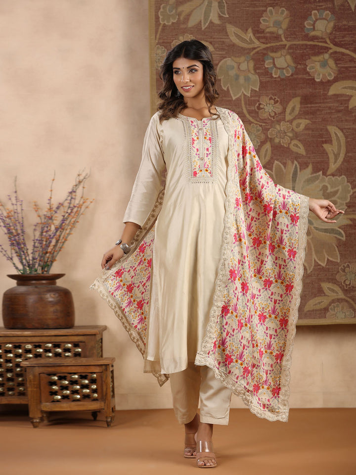 Neck Embroidered Chanderi Kurta With Pants &amp; Dupatta
