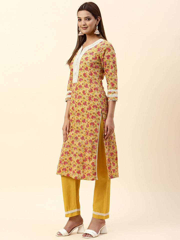 Floral Printed Cotton Kurta With Pants