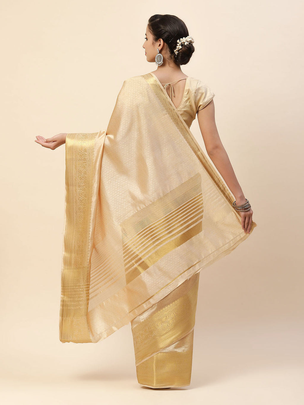 Plain Zari Border Art Handloom Woven Saree