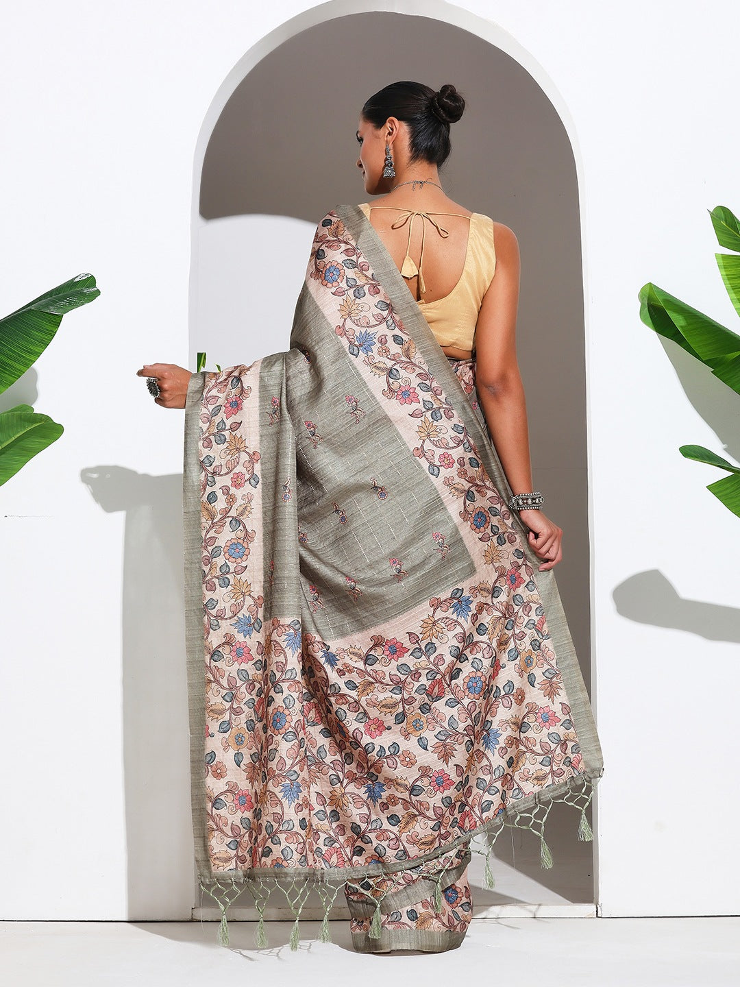 Floral Printed Tussar Silk Saree