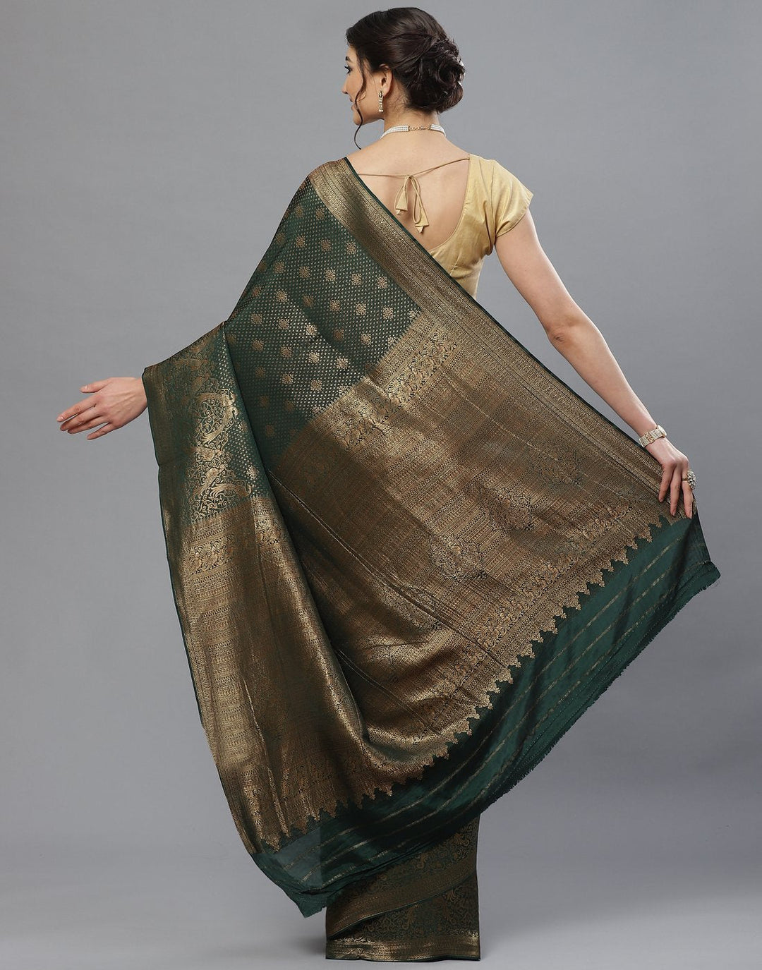 Zari Booti Crepe Saree