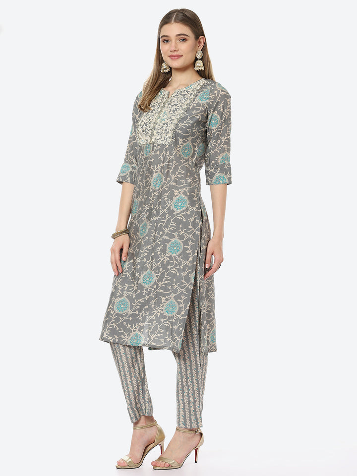 Resham Zari Neck Embroidered Printed Chanderi Kurta With Pant