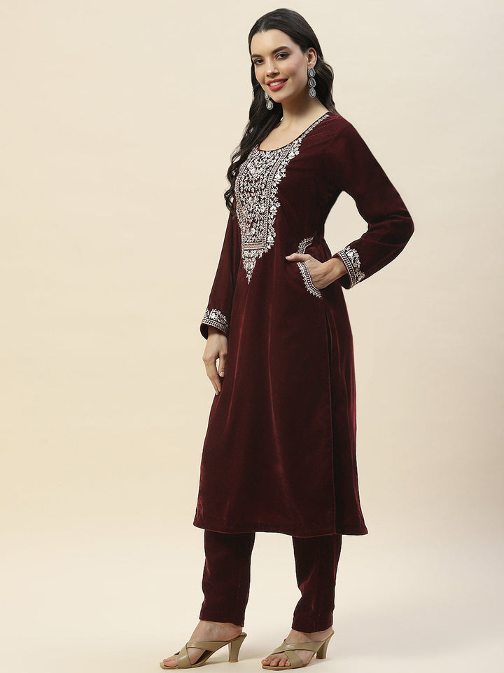 Neck Embroidered Velvet Kurta With Pants