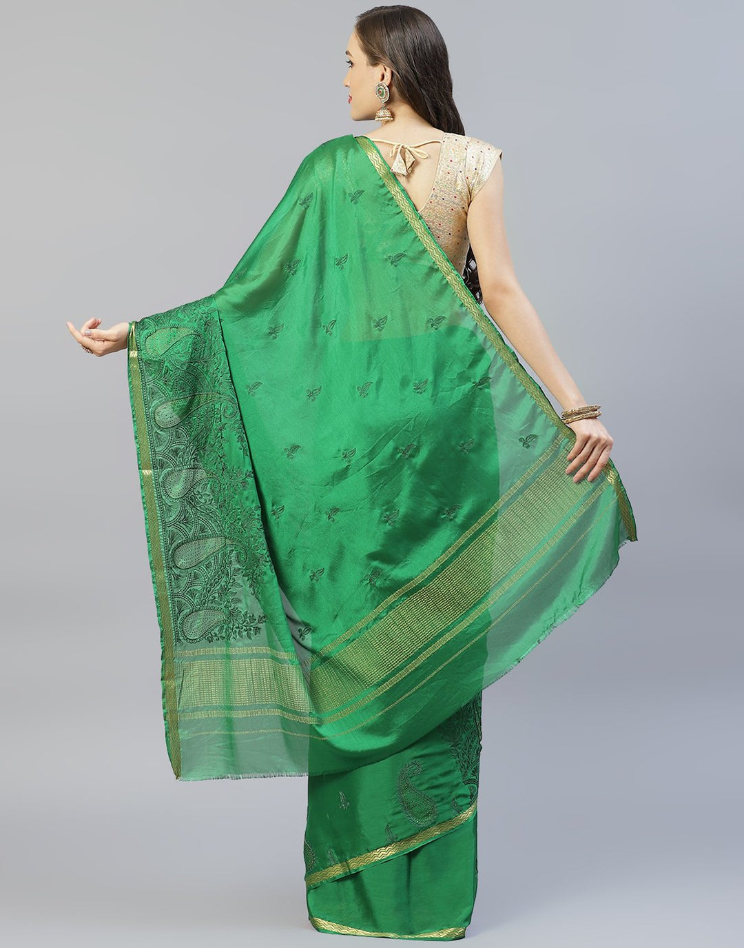 Thread Work Semi Crepe Saree With Zari Border