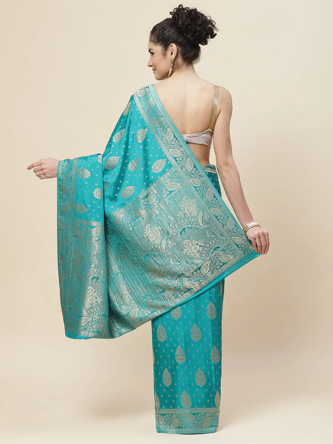 Zari Booti Crepe Plain Saree