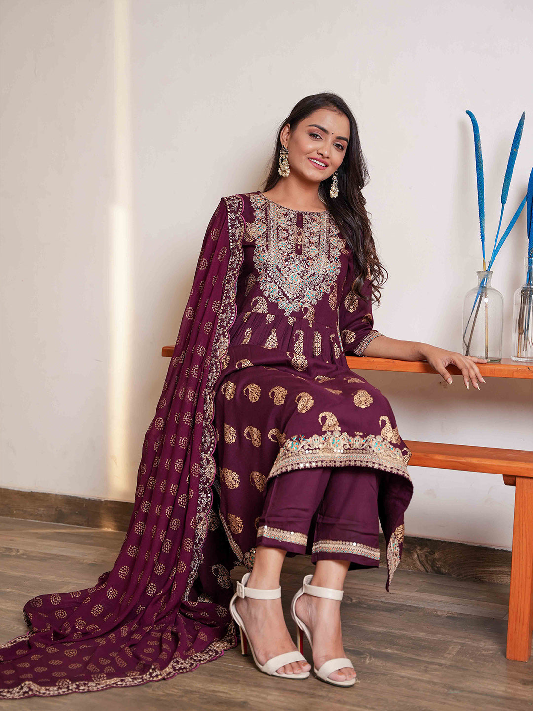 Zari Booti & Paisley Printed Kurta With Pants & Dupatta