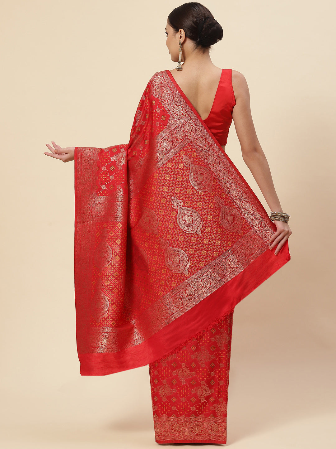 Zari Jaal Handloom Woven Saree