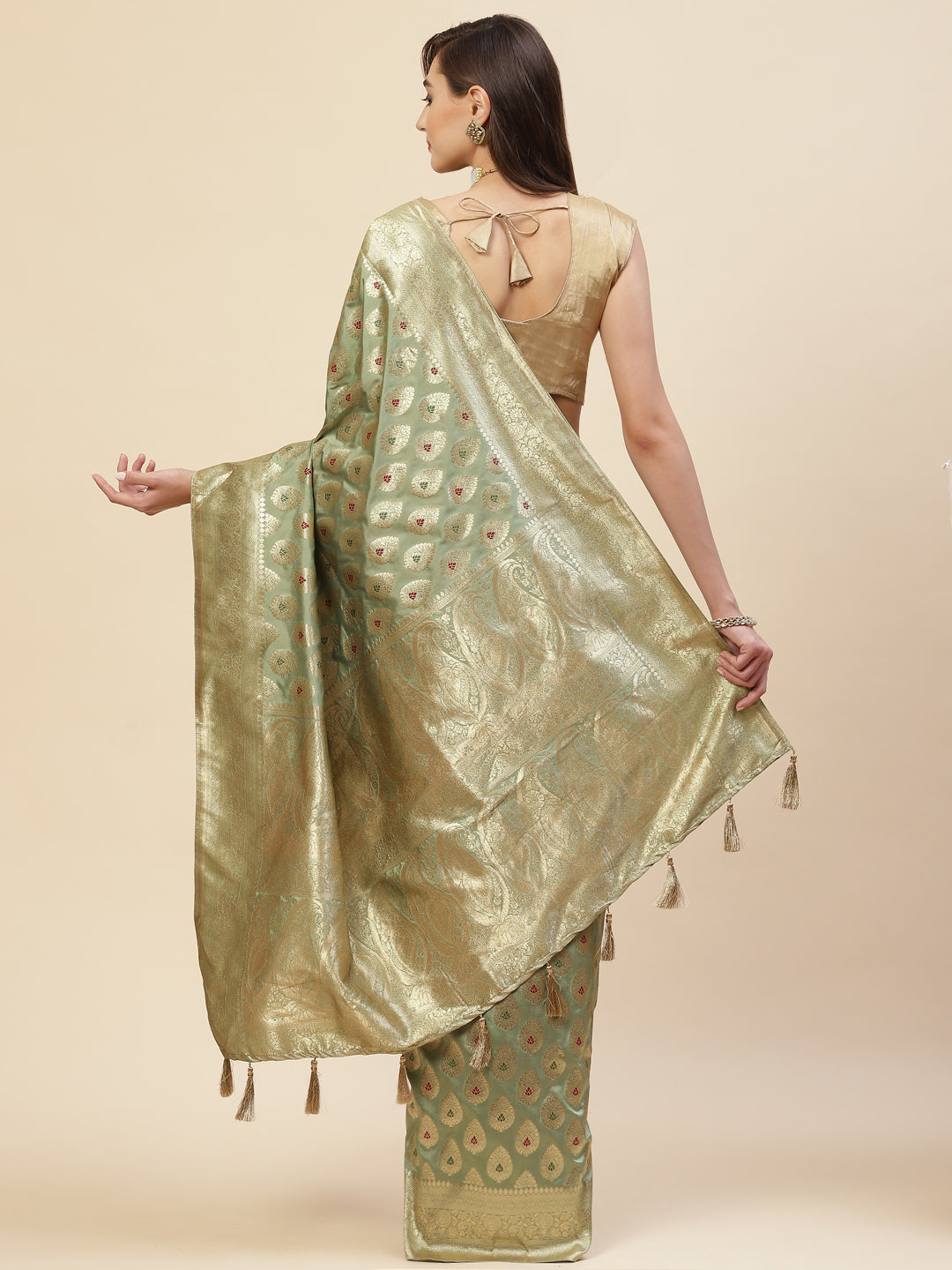 Zari Border Booti Handloom Woven Saree