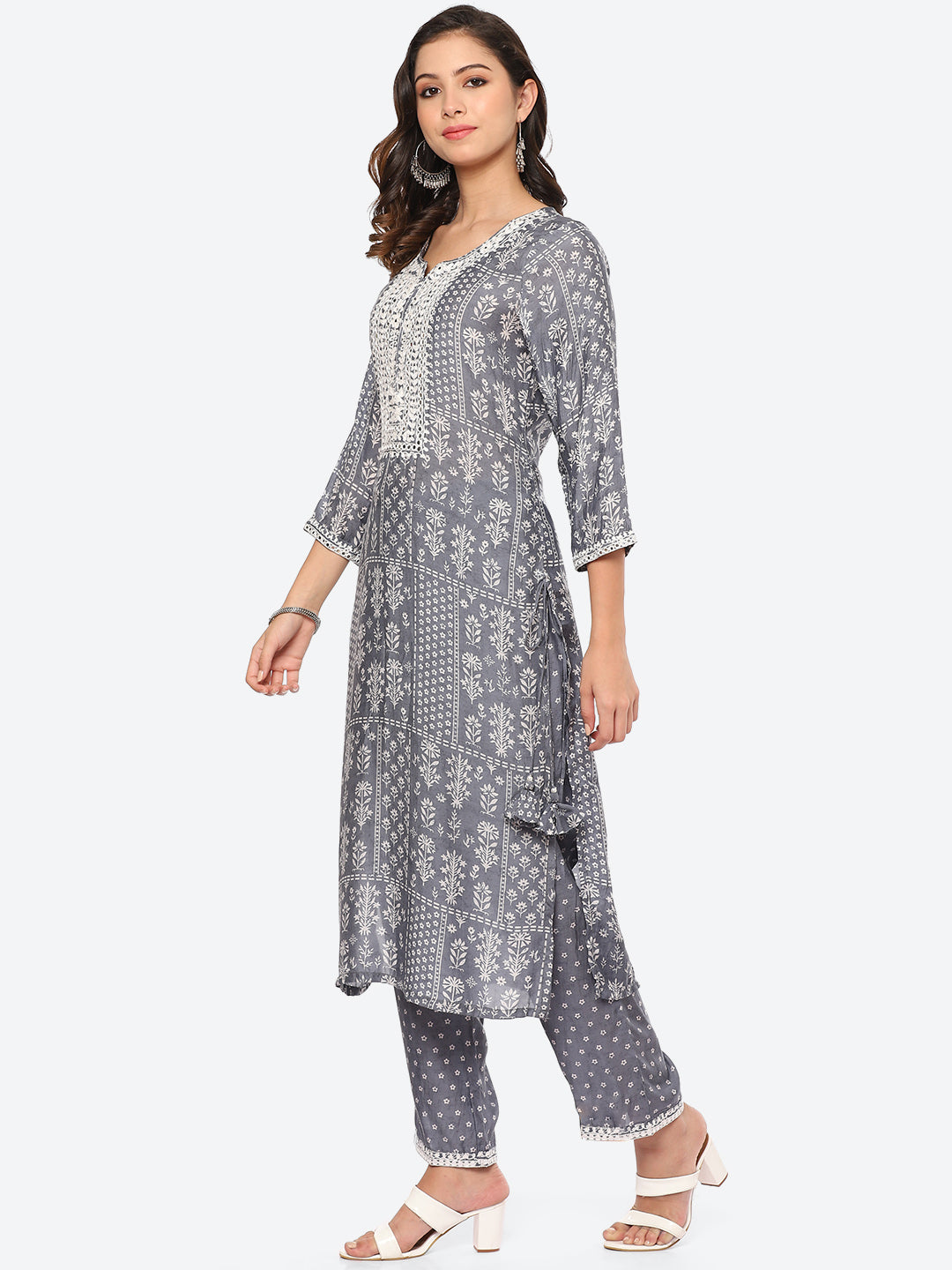 Mirror Neck Embroidered Muslin Kurta With Pant