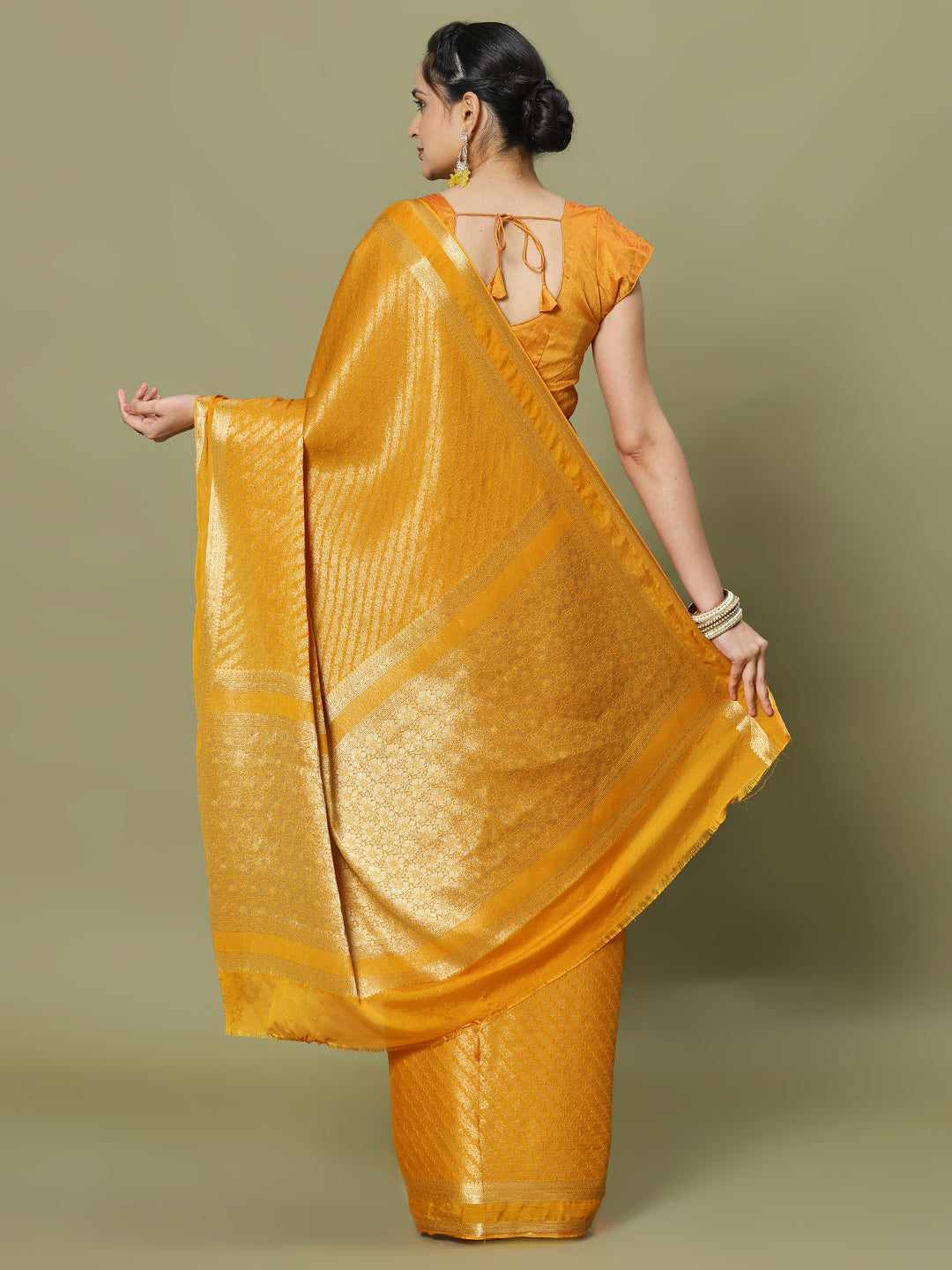 Zari Jaal Woven Crepe Saree