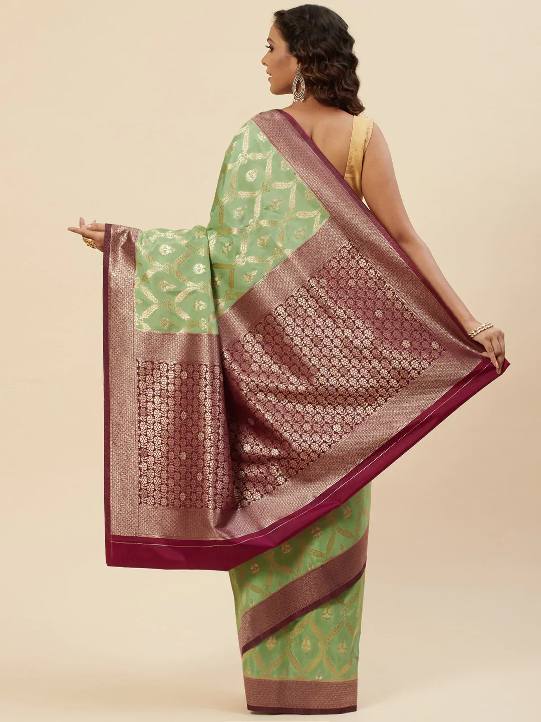 Zari Jaal Handloom Woven Saree