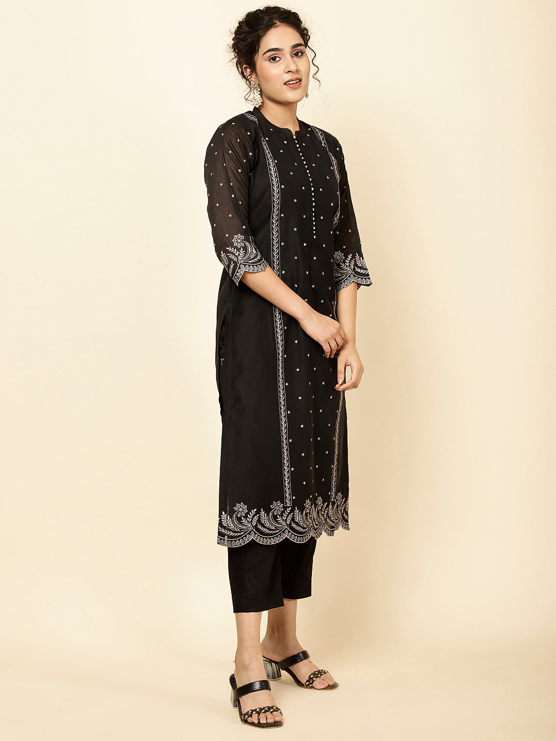 Embroidered Chanderi Kurta With Pants & Dupatta