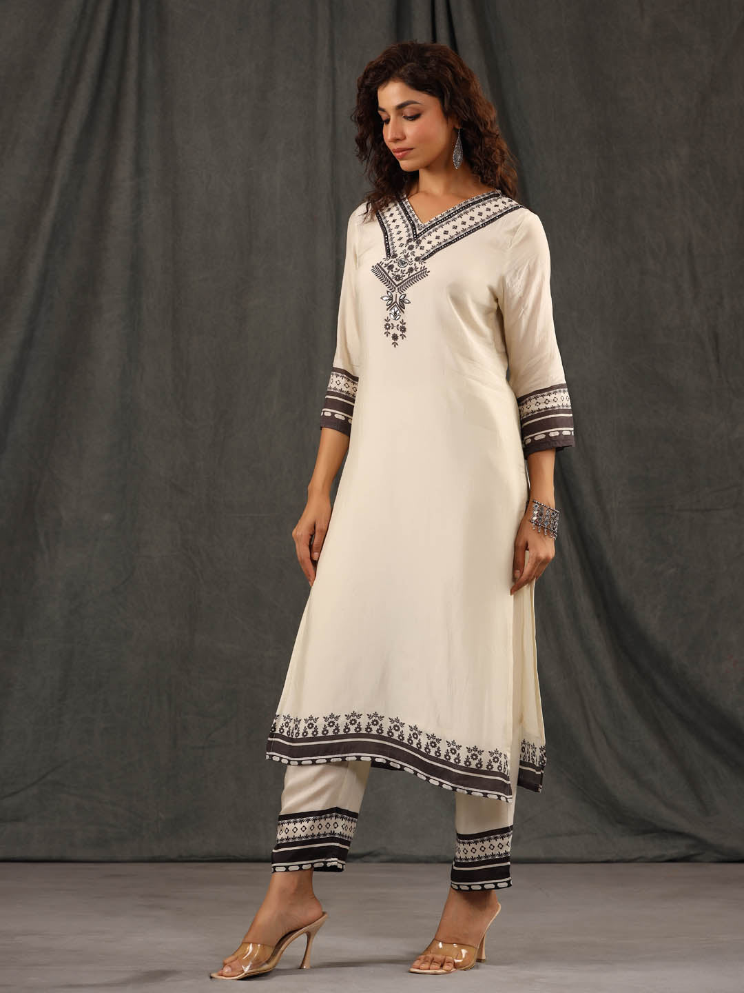 Neck Embroidered Muslin Kurta With Pants