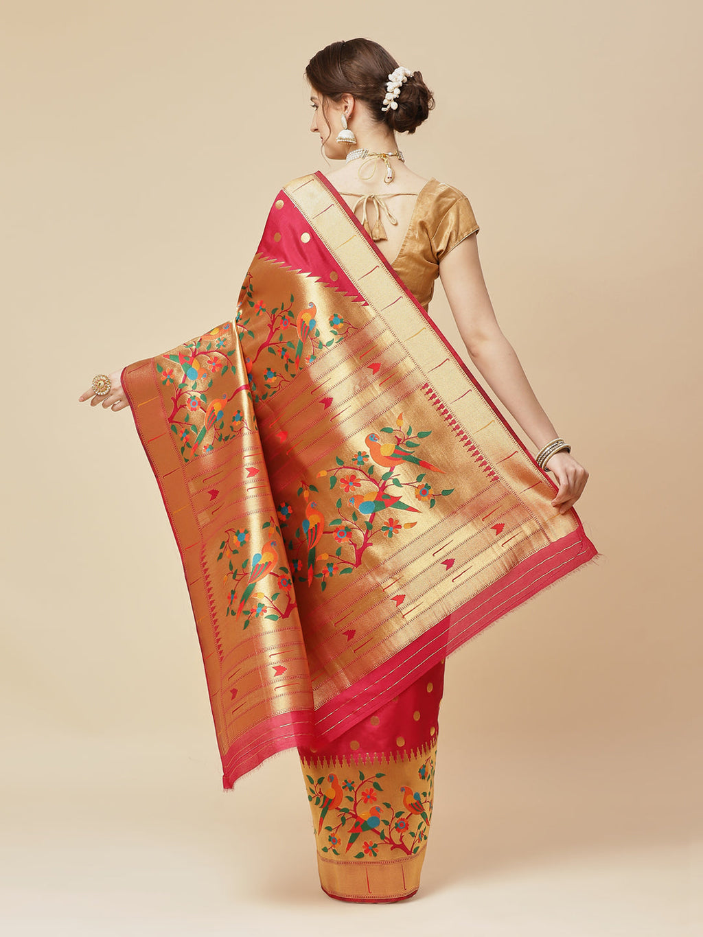 Zari Booti Art Handloom Woven Saree