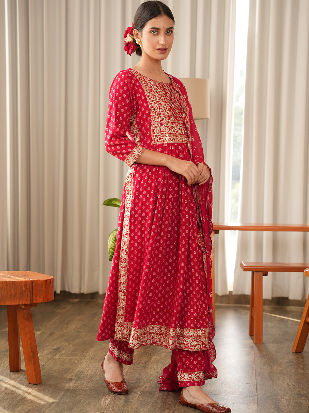 Resham Neck Booti Cotton Kurta With Pants &amp; Dupatta
