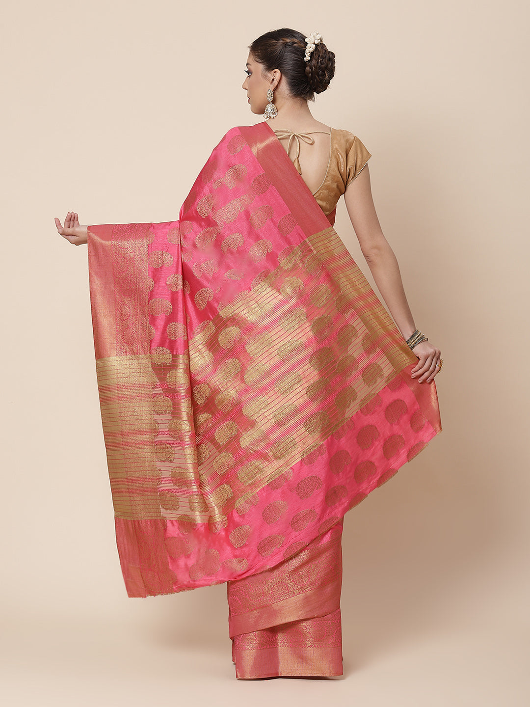 Zari Border Booti Art Handloom Woven Saree
