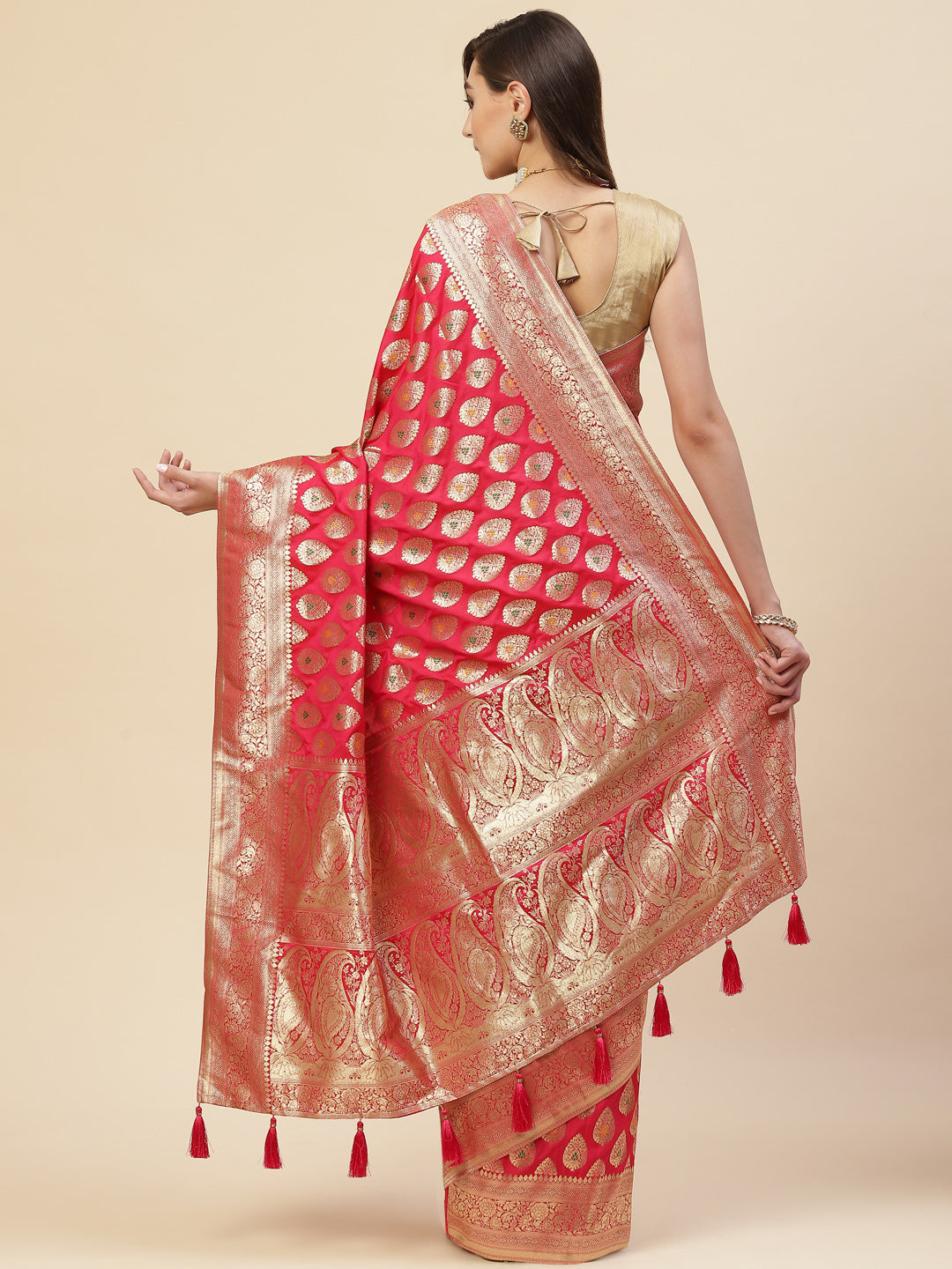 Zari Border Booti Handloom Woven Saree