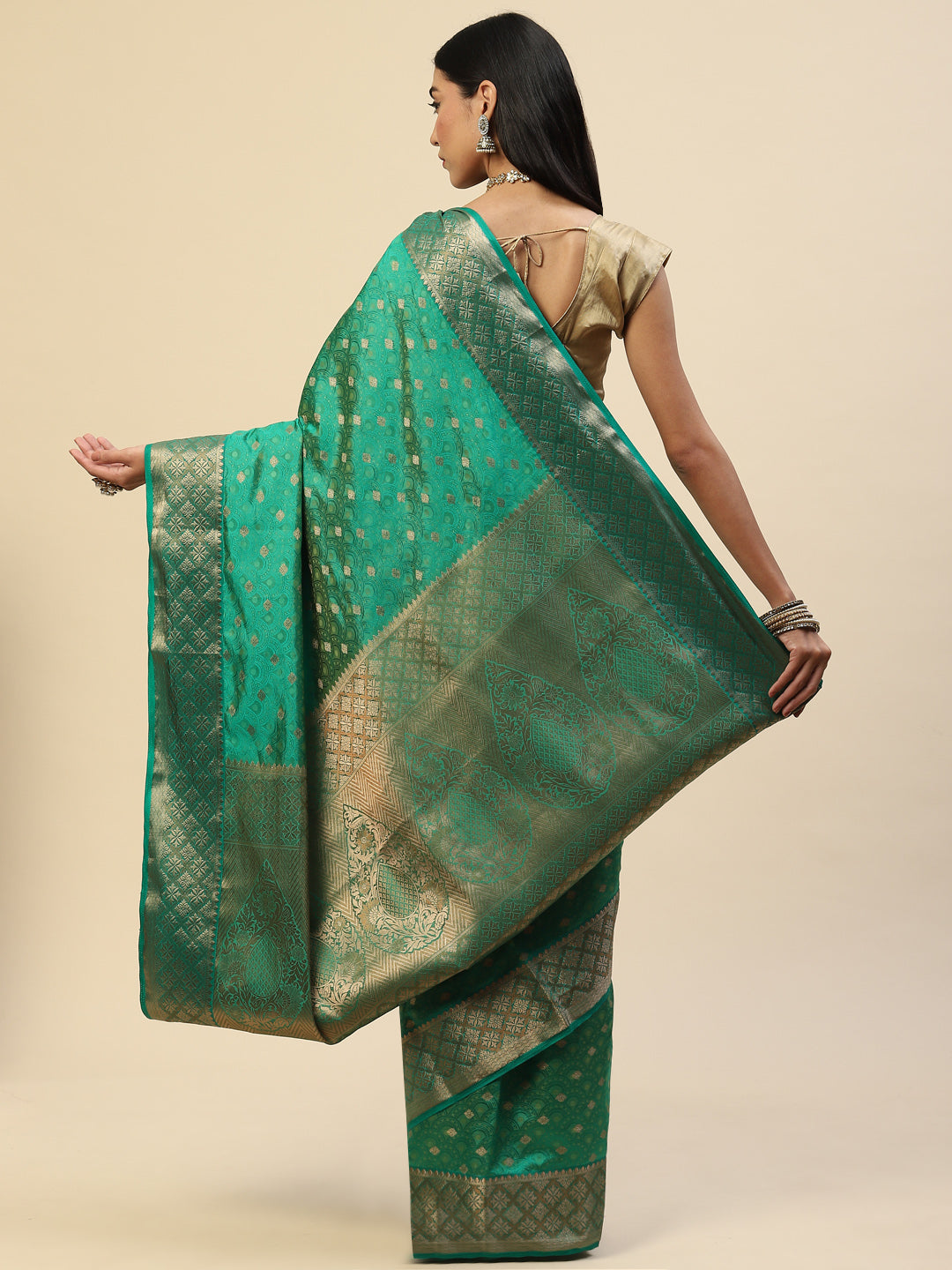Zari Border Booti Handloom Woven Saree