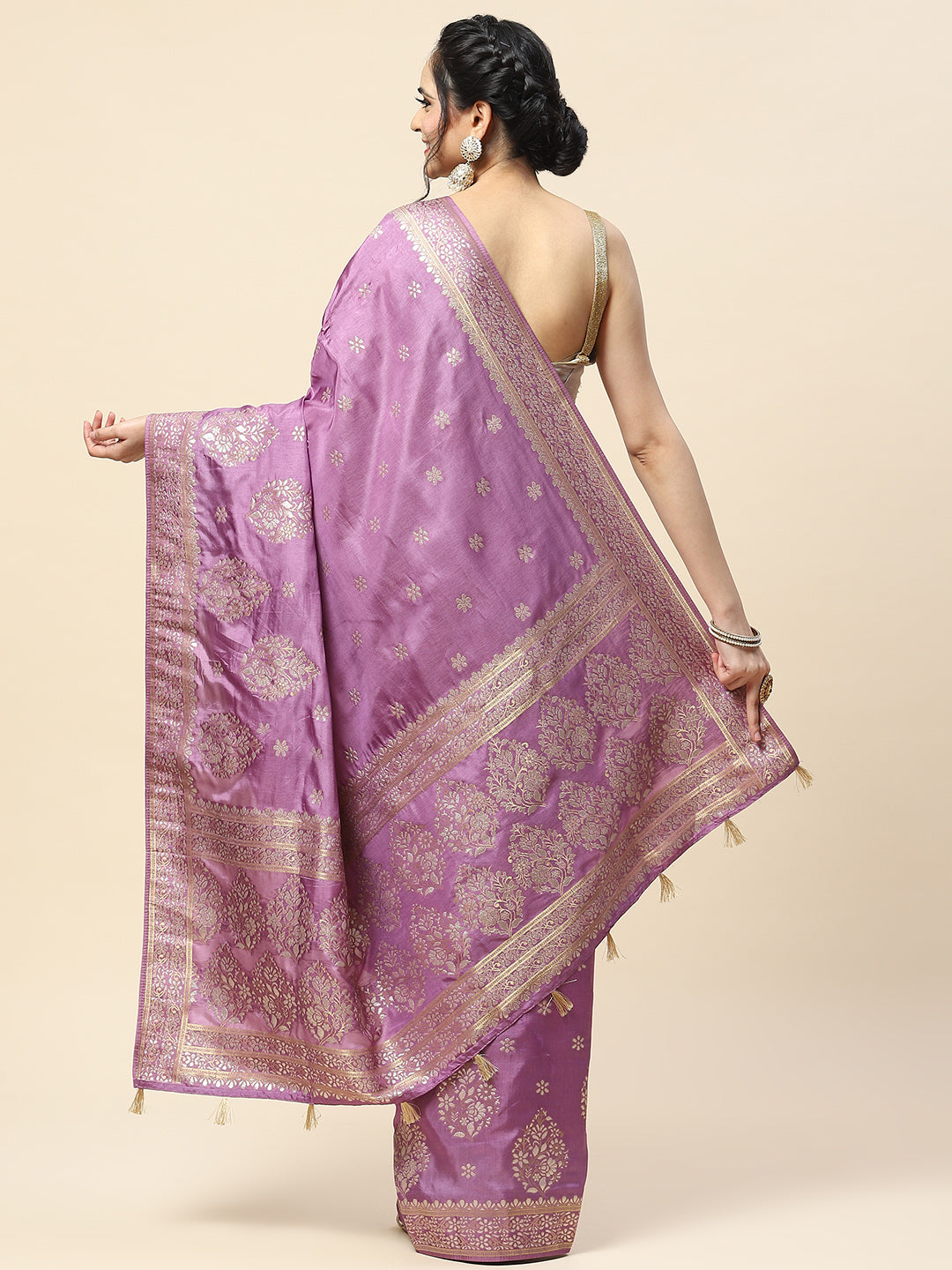 Zari Booti Woven Handloom Saree