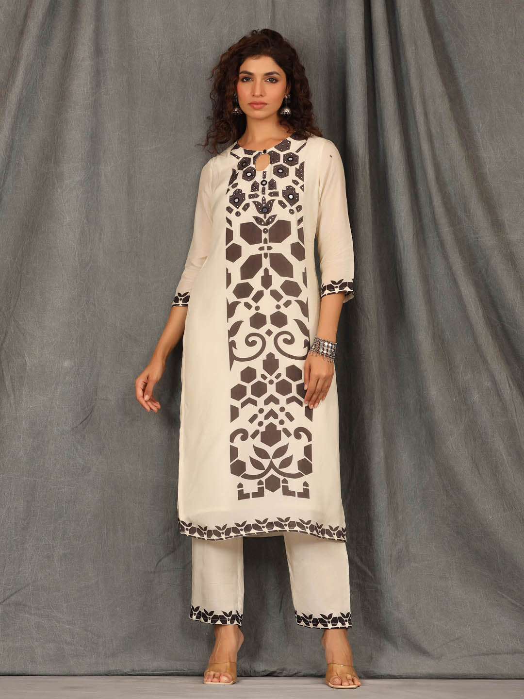 Neck Embroidered Muslin Kurta With Pants