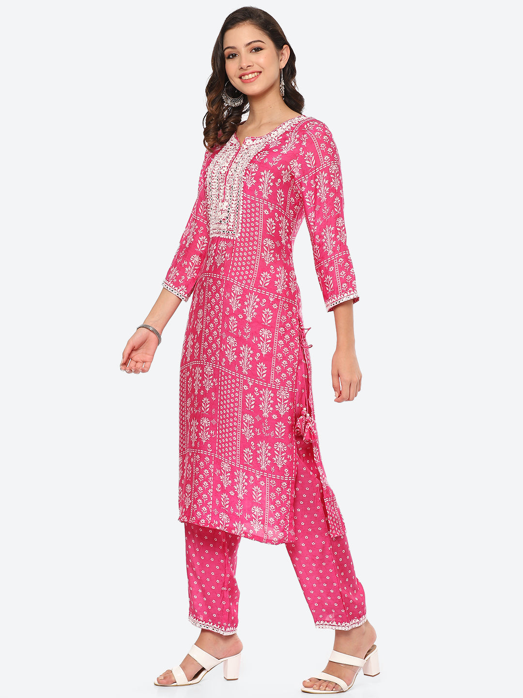 Mirror Neck Embroidered Muslin Kurta With Pant