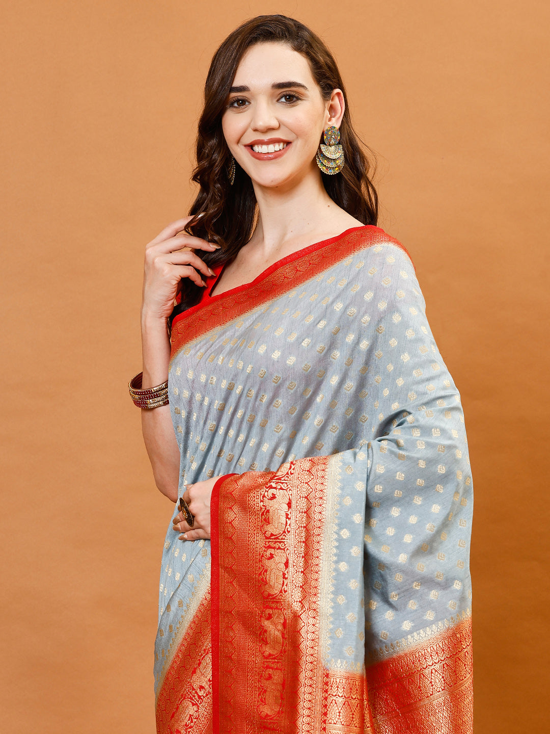 Zari Border Booti Handloom Woven Saree