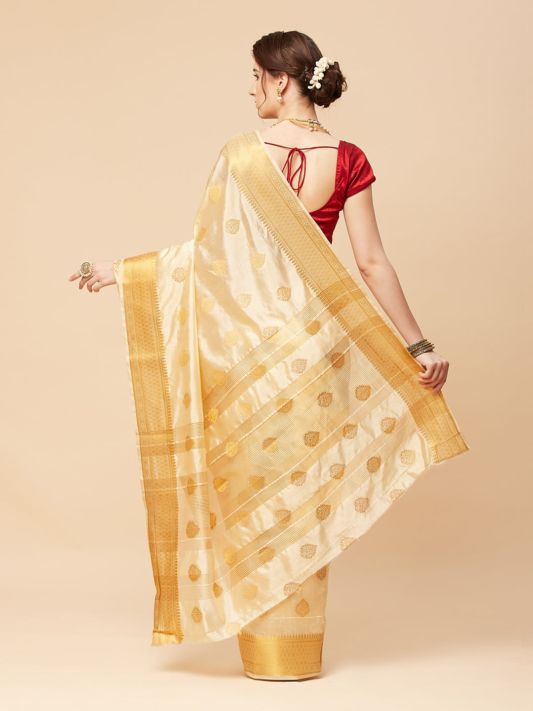 Zari Border Booti Art Handloom Woven Saree