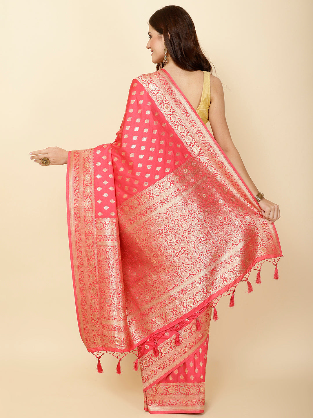 Zari Border Booti Woven Handloom Saree
