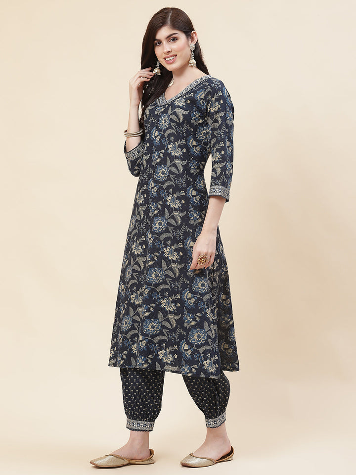 Floral Printed Cotton Kurta With Pants