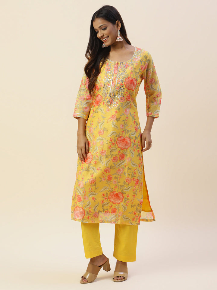 Printed &amp; Yoke Embroidered Chanderi Kurta With Pants
