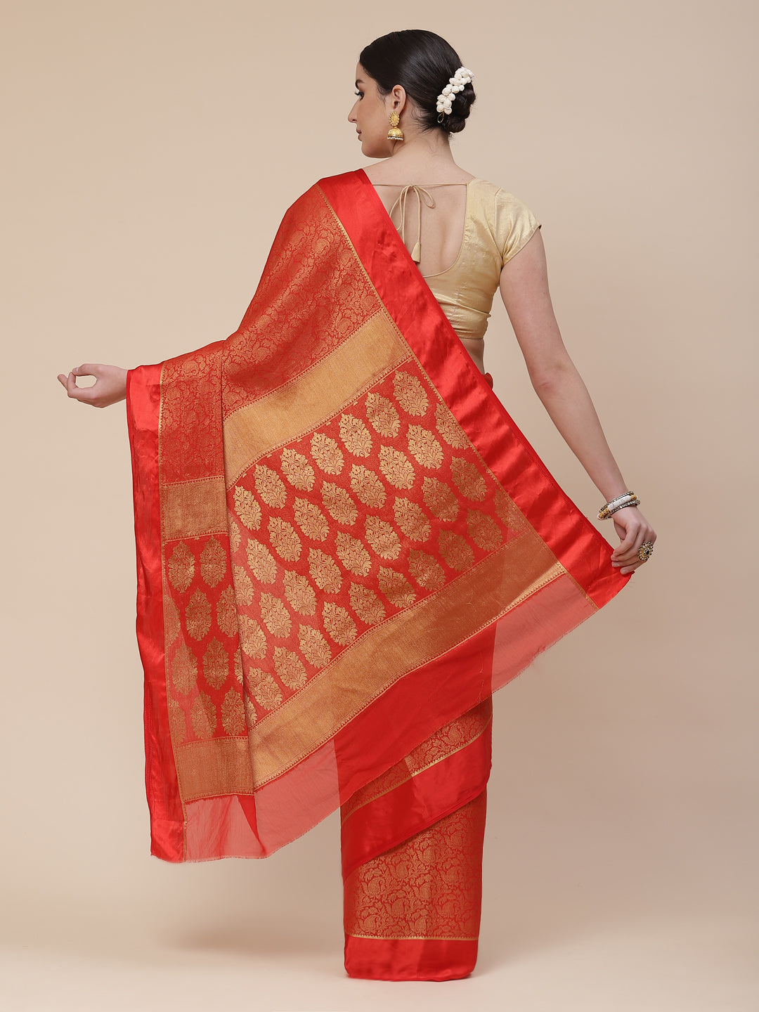 Light Brocade Georgette Plain Saree