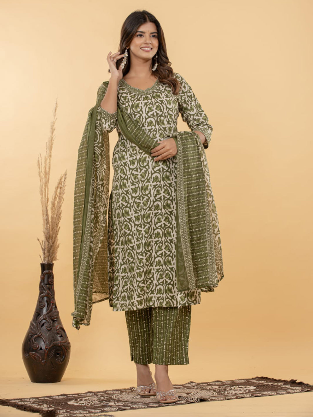 Green Embroidered Cotton Blend Straight Suit Set With Dupatta