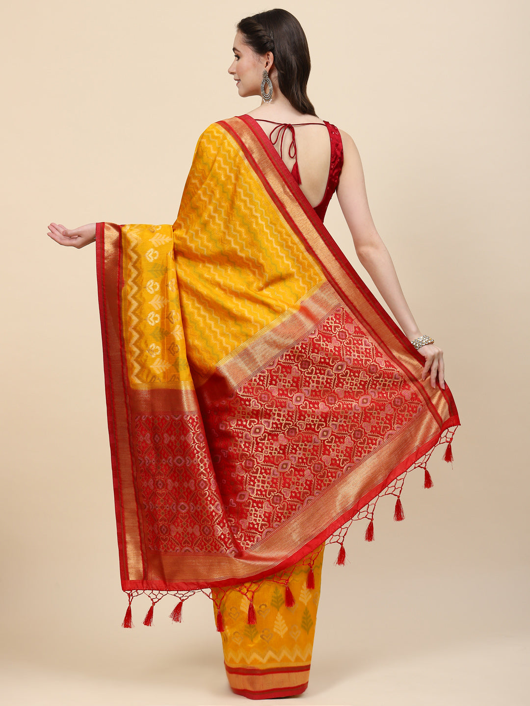 Zari Jaal Handloom Woven Saree