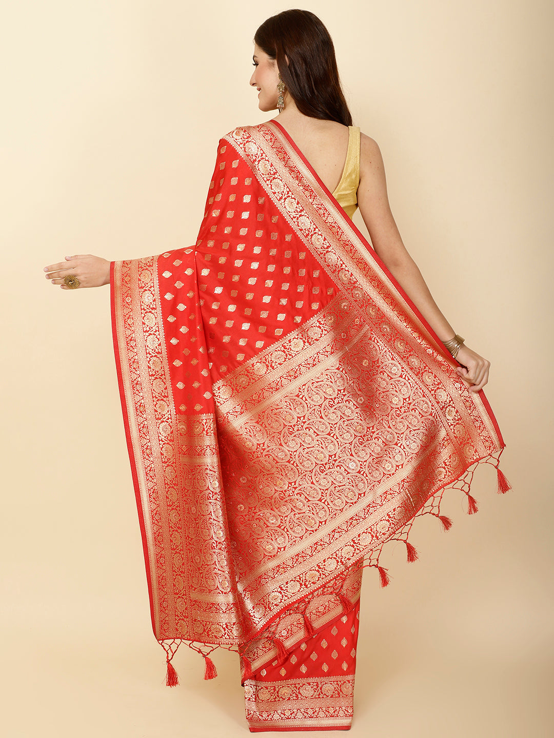 Zari Border Booti Woven Handloom Saree