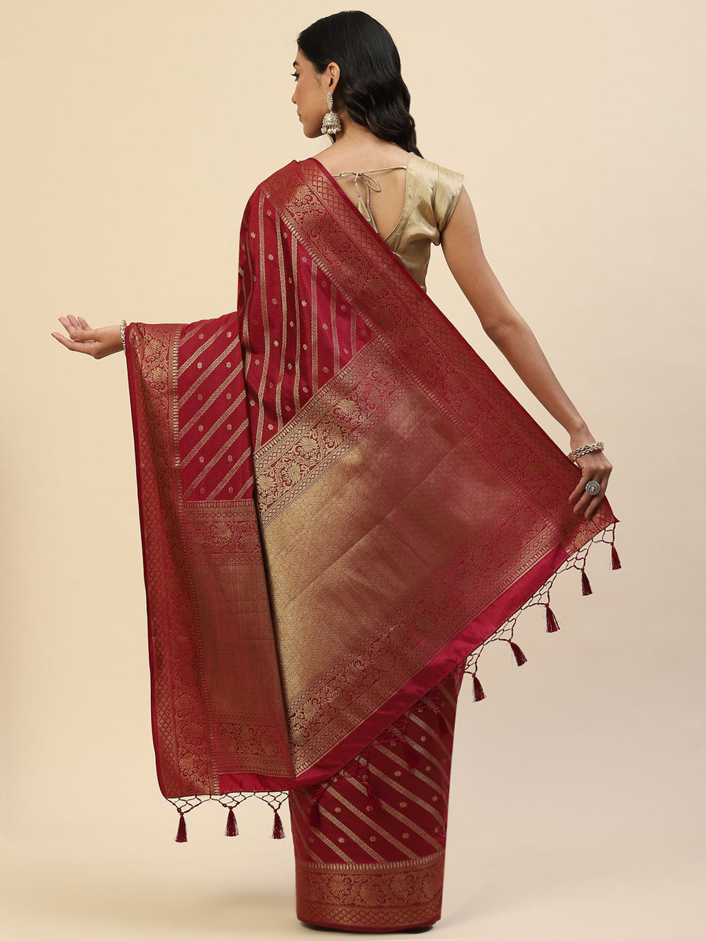 Zari Jaal Handloom Woven Saree