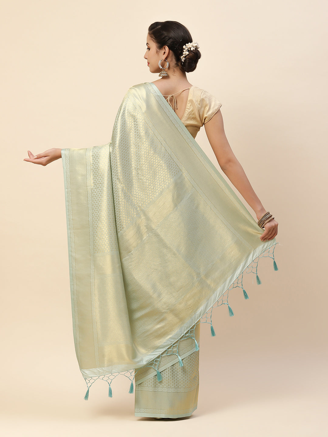 Plain Zari Border Art Handloom Woven Saree